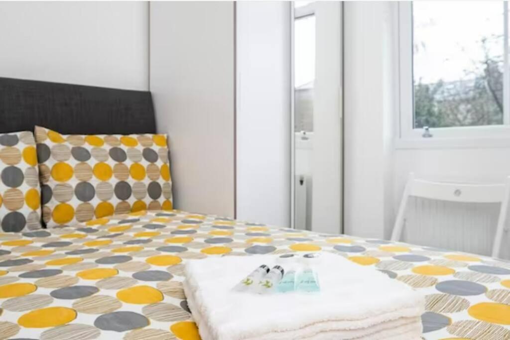 Great Location Service And Stay Double Ensuite Room With Shared Kitchen- 5Mins Walk From Tufnell Park لندن المظهر الخارجي الصورة