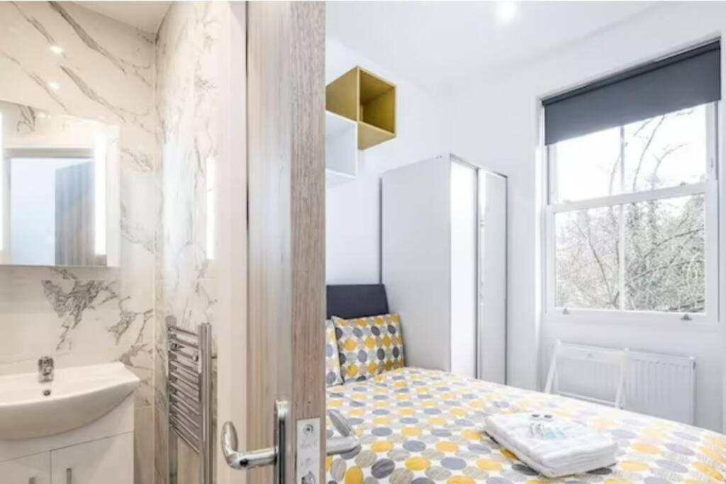 Great Location Service And Stay Double Ensuite Room With Shared Kitchen- 5Mins Walk From Tufnell Park لندن المظهر الخارجي الصورة