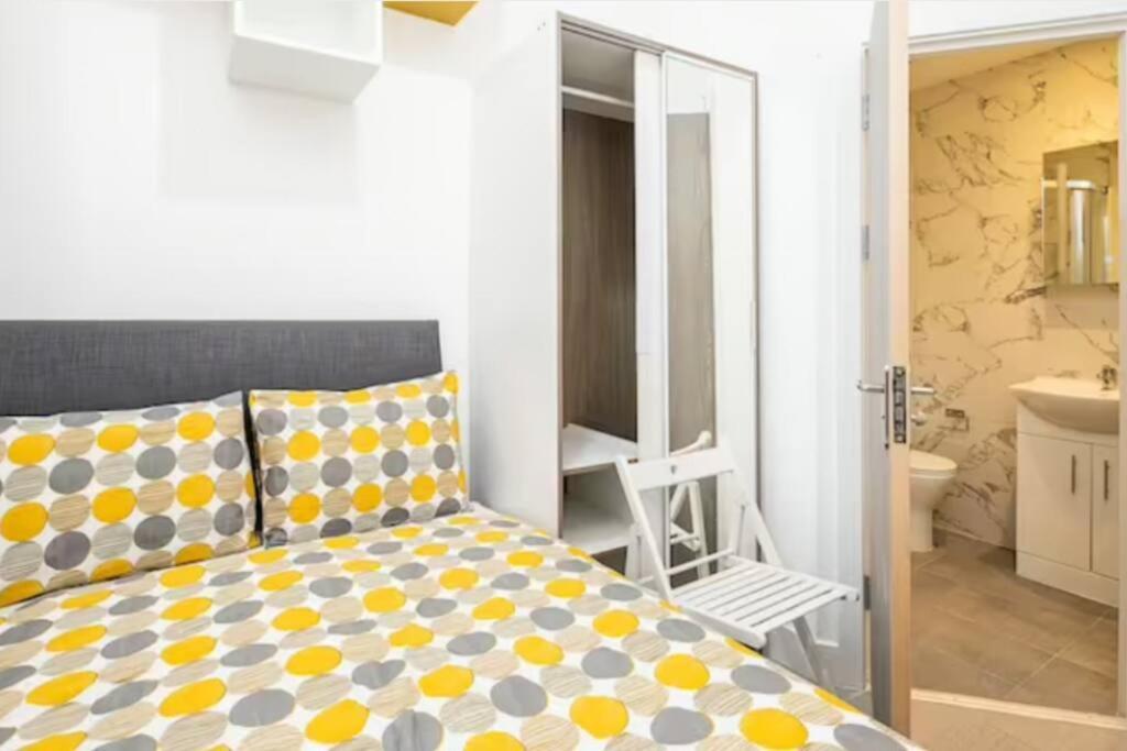 Great Location Service And Stay Double Ensuite Room With Shared Kitchen- 5Mins Walk From Tufnell Park لندن المظهر الخارجي الصورة